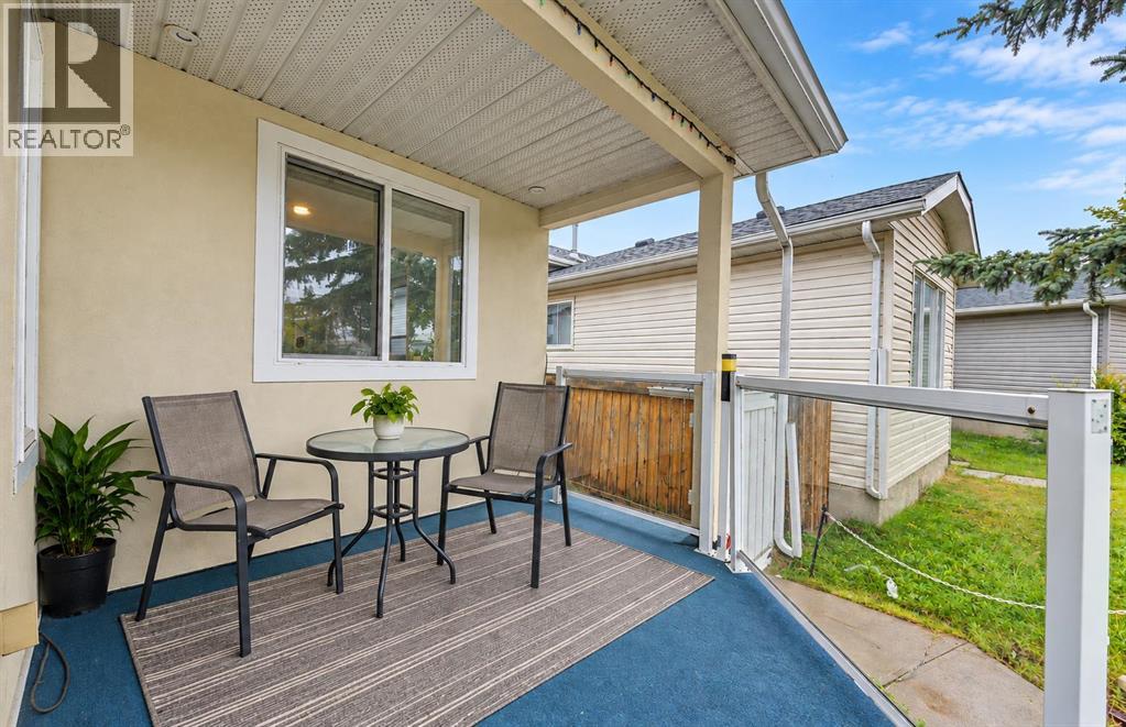 228 Taradale Close NE - 30