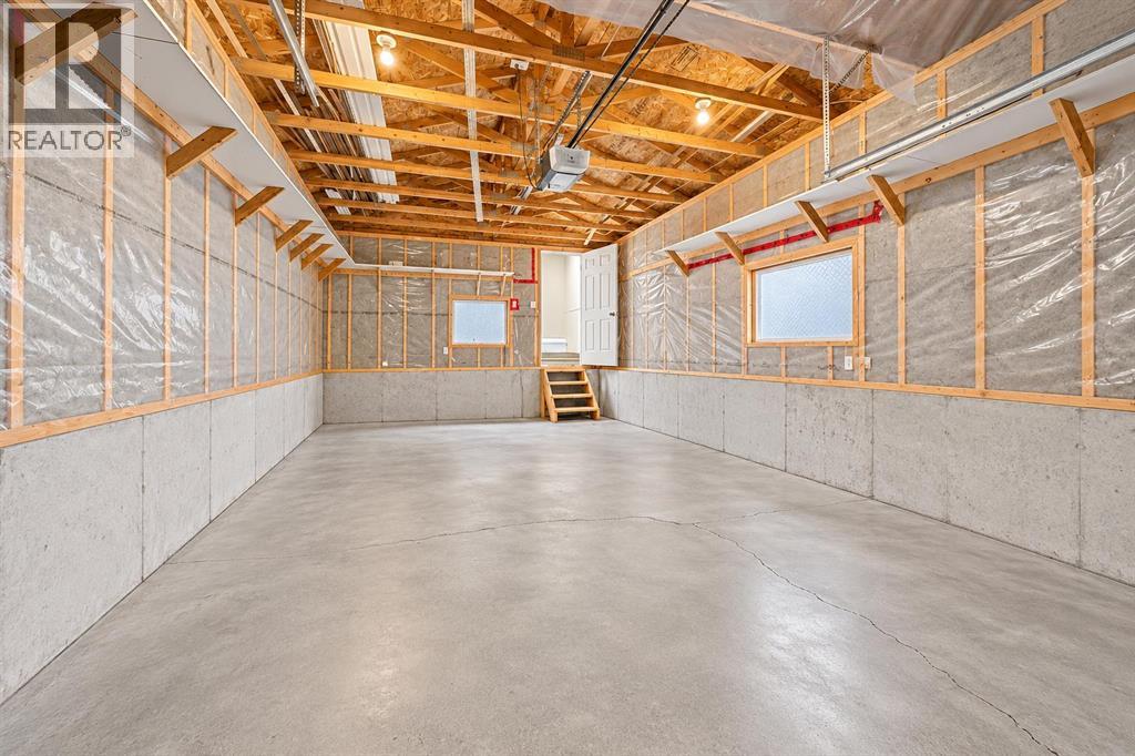 228 Taradale Close NE - 31