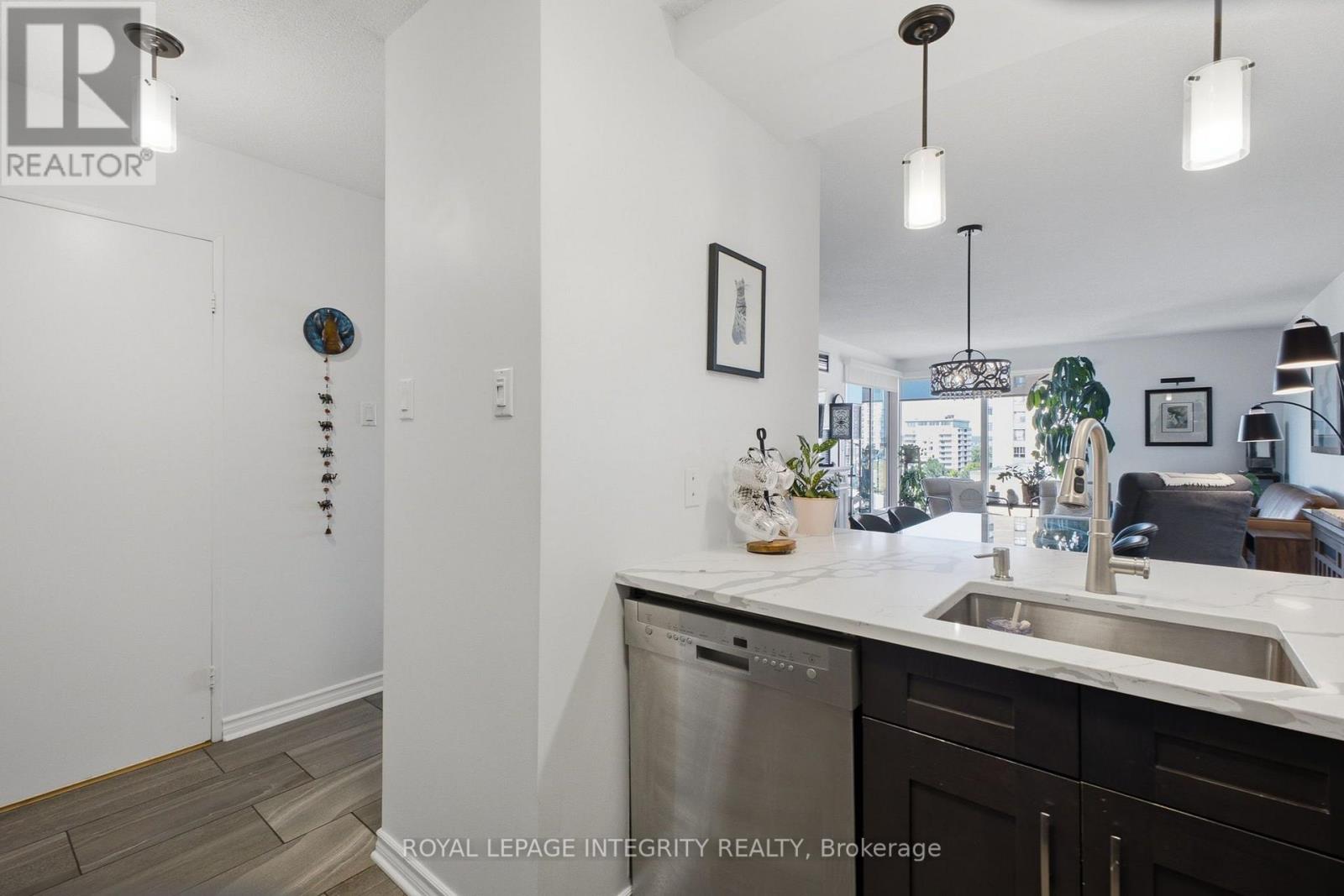 803 – 545 ST LAURENT BOULEVARD, Ottawa. Luxury613. By Peter Sagos - Image 9