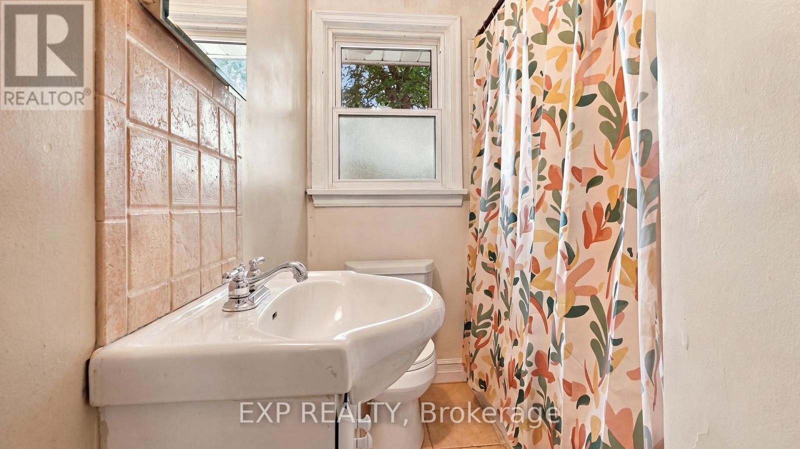 123 JACOBSON AVENUE - Image 14