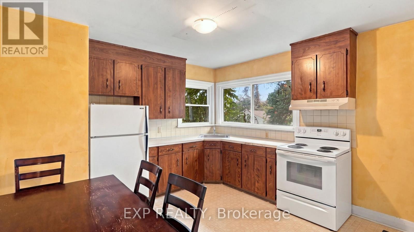 123 JACOBSON AVENUE - Image 15