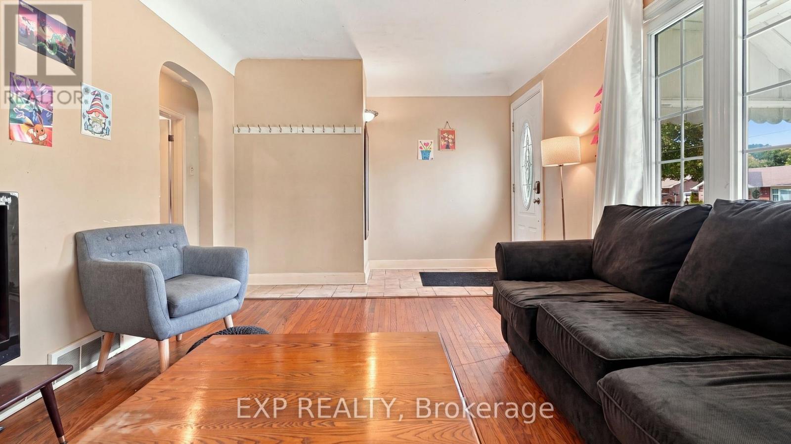 123 JACOBSON AVENUE - Image 7