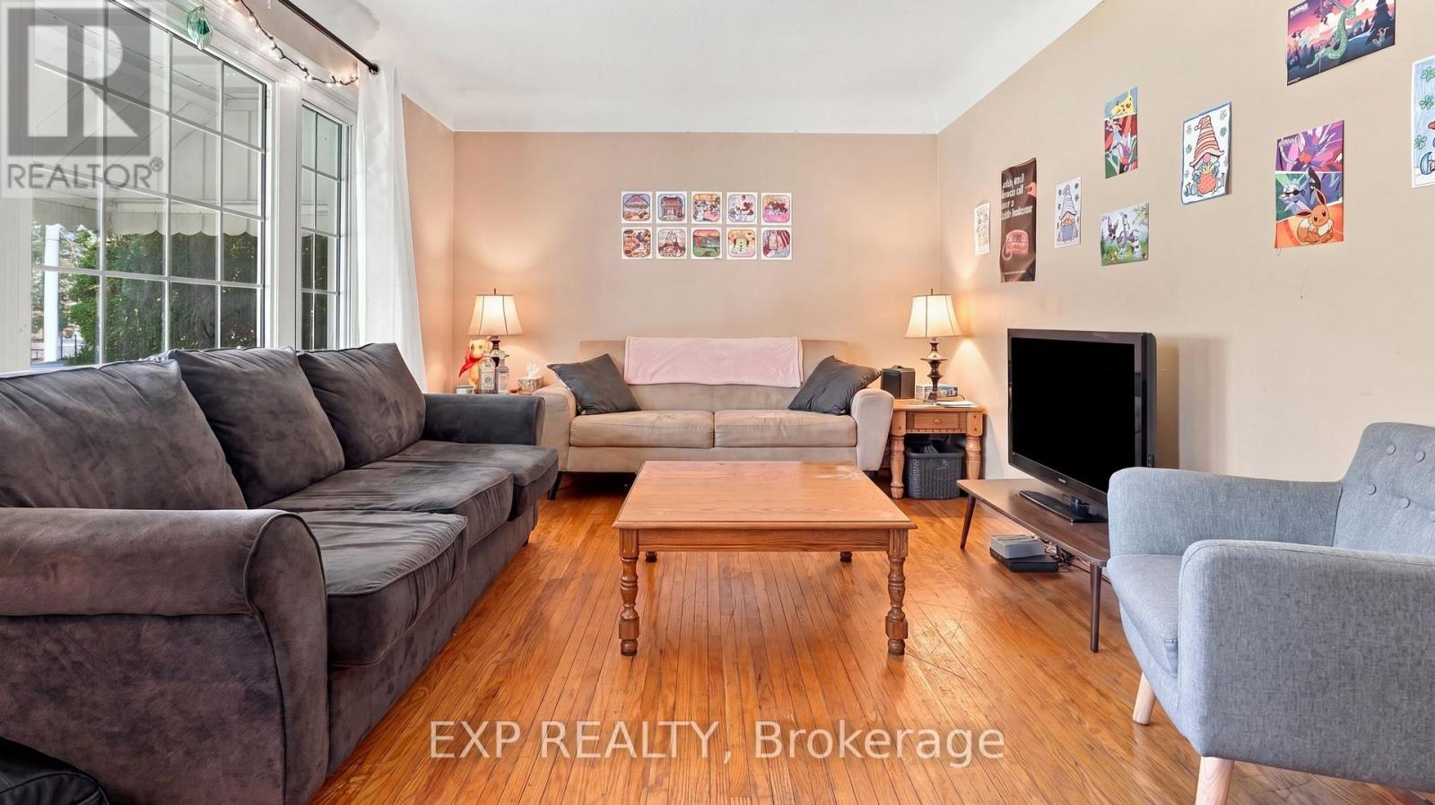123 JACOBSON AVENUE - Image 8