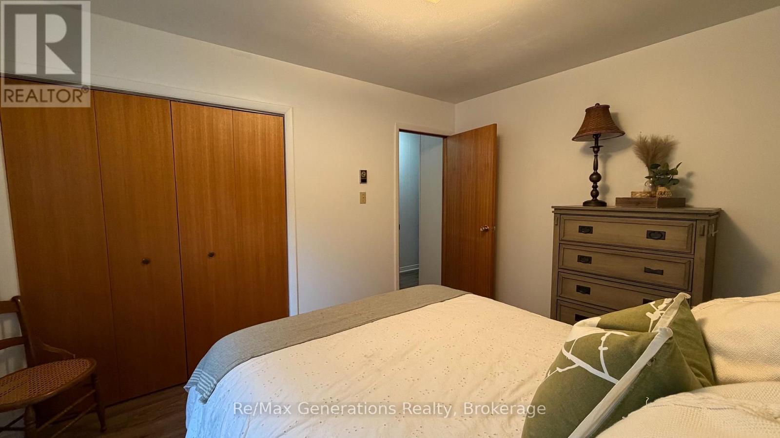 2 CAVANAUGH CRESCENT S - 16