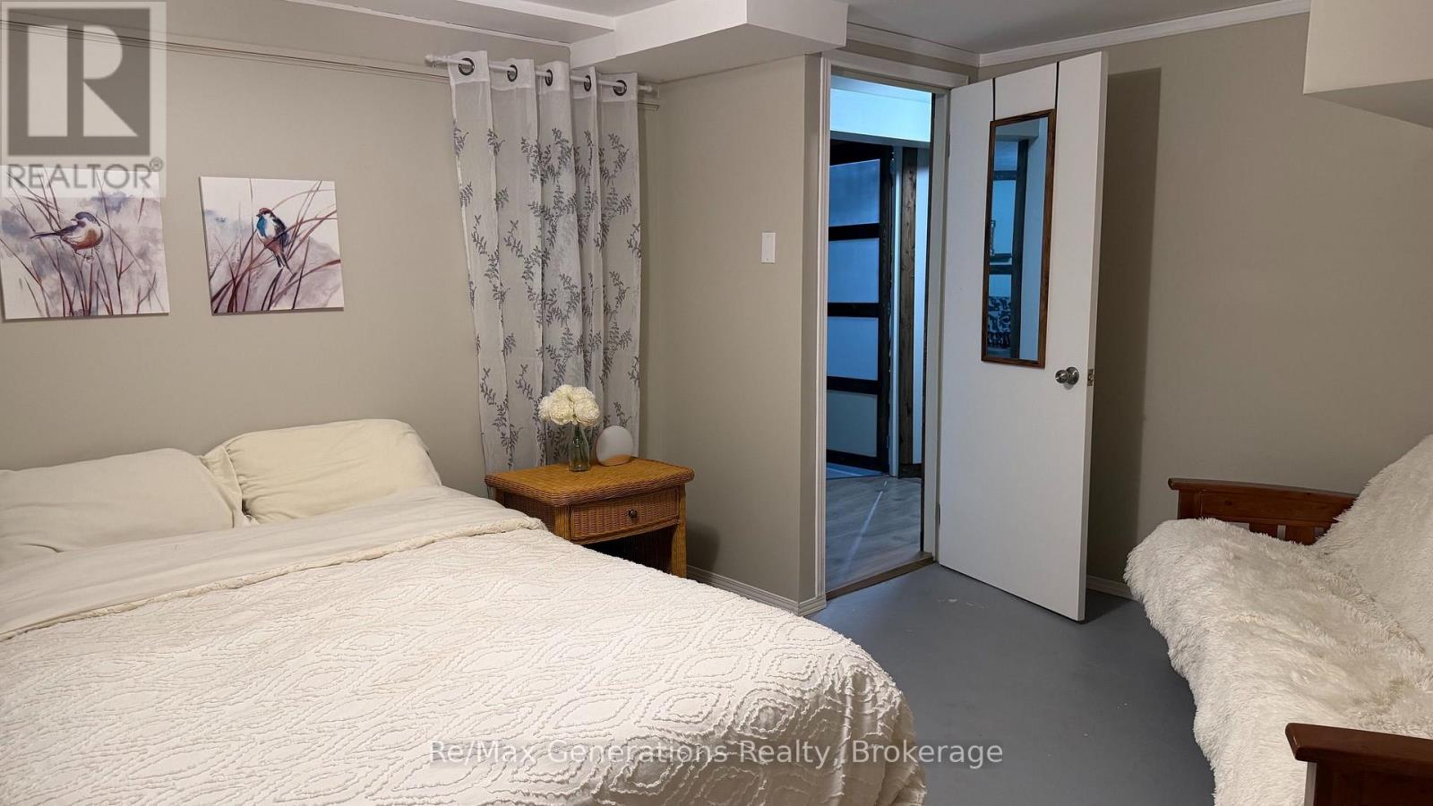 2 CAVANAUGH CRESCENT S - 22