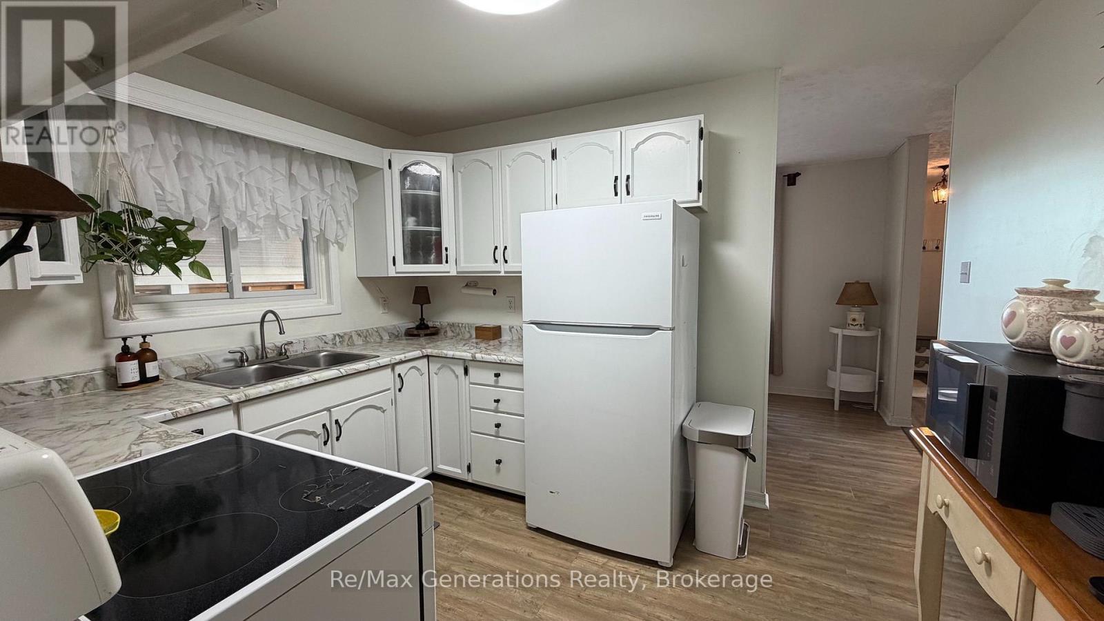 2 CAVANAUGH CRESCENT S - Image 4