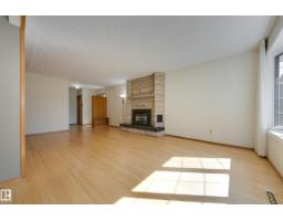 Primary Bedroom - 4820 109 Av Nw, Edmonton, AB T6A1R6 Photo 6