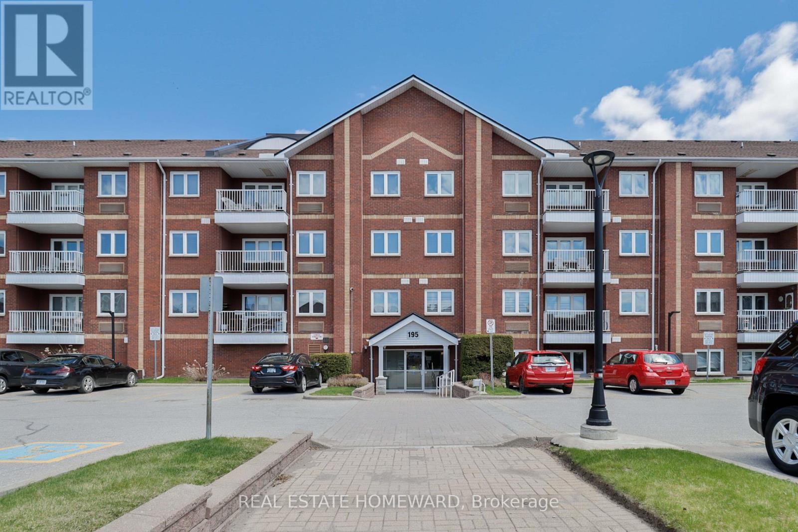 304 - 195 LAKE DRIVEWAY DRIVE W
