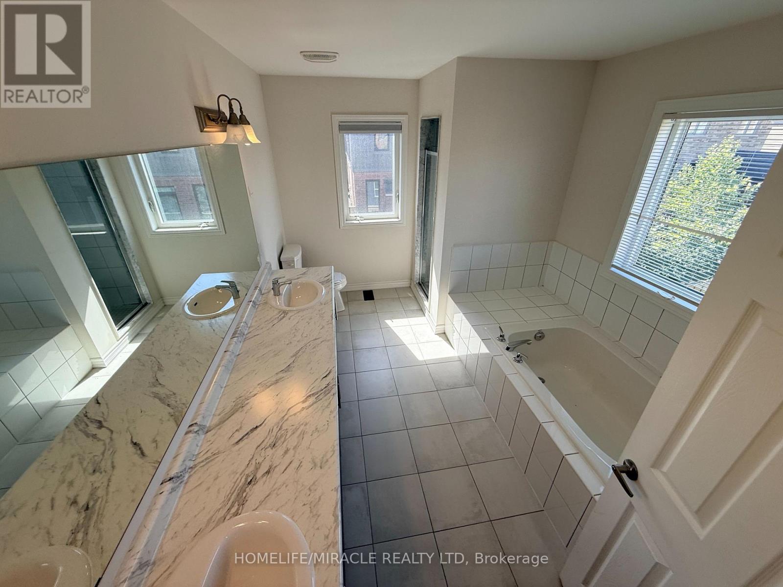 166 CROMBIE STREET - 25