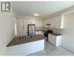 Family room - 166 Crombie Street, Clarington, ON L1C4A6 Photo 10