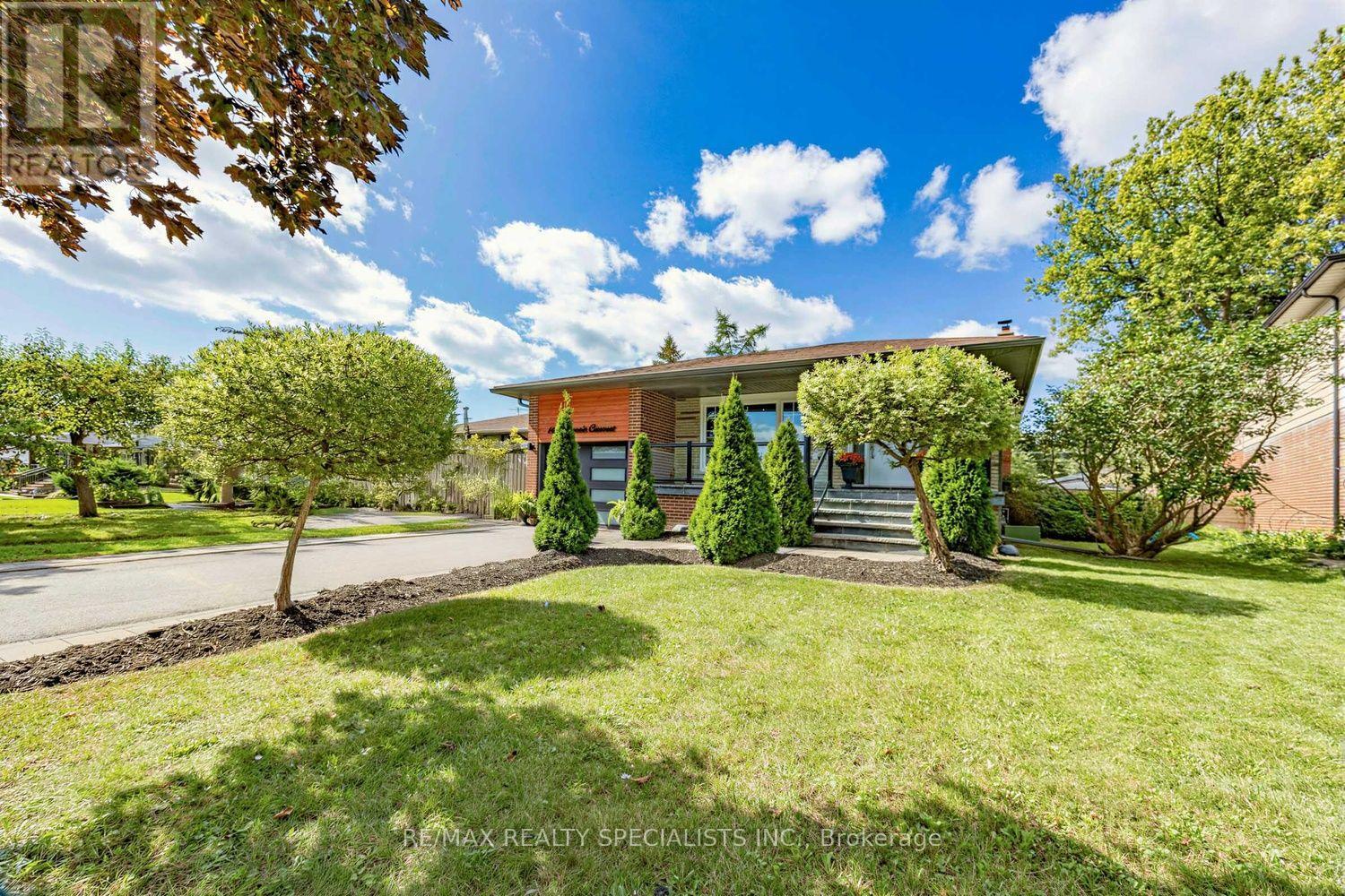 16 LANGEVIN CRESCENT
