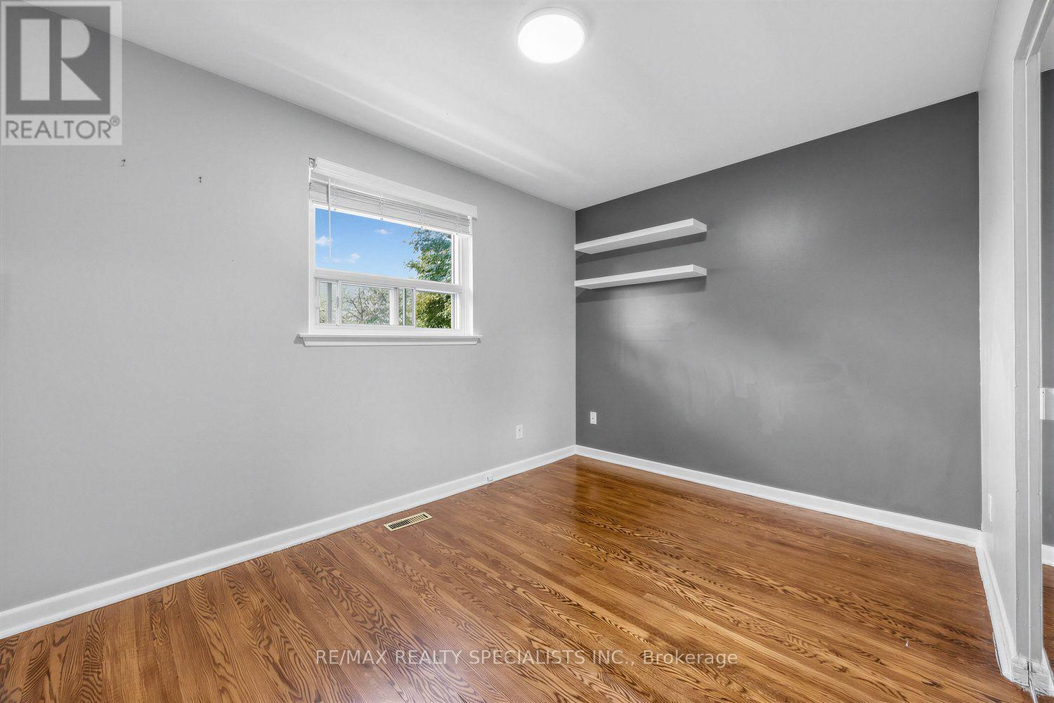 16 LANGEVIN CRESCENT - Image 25