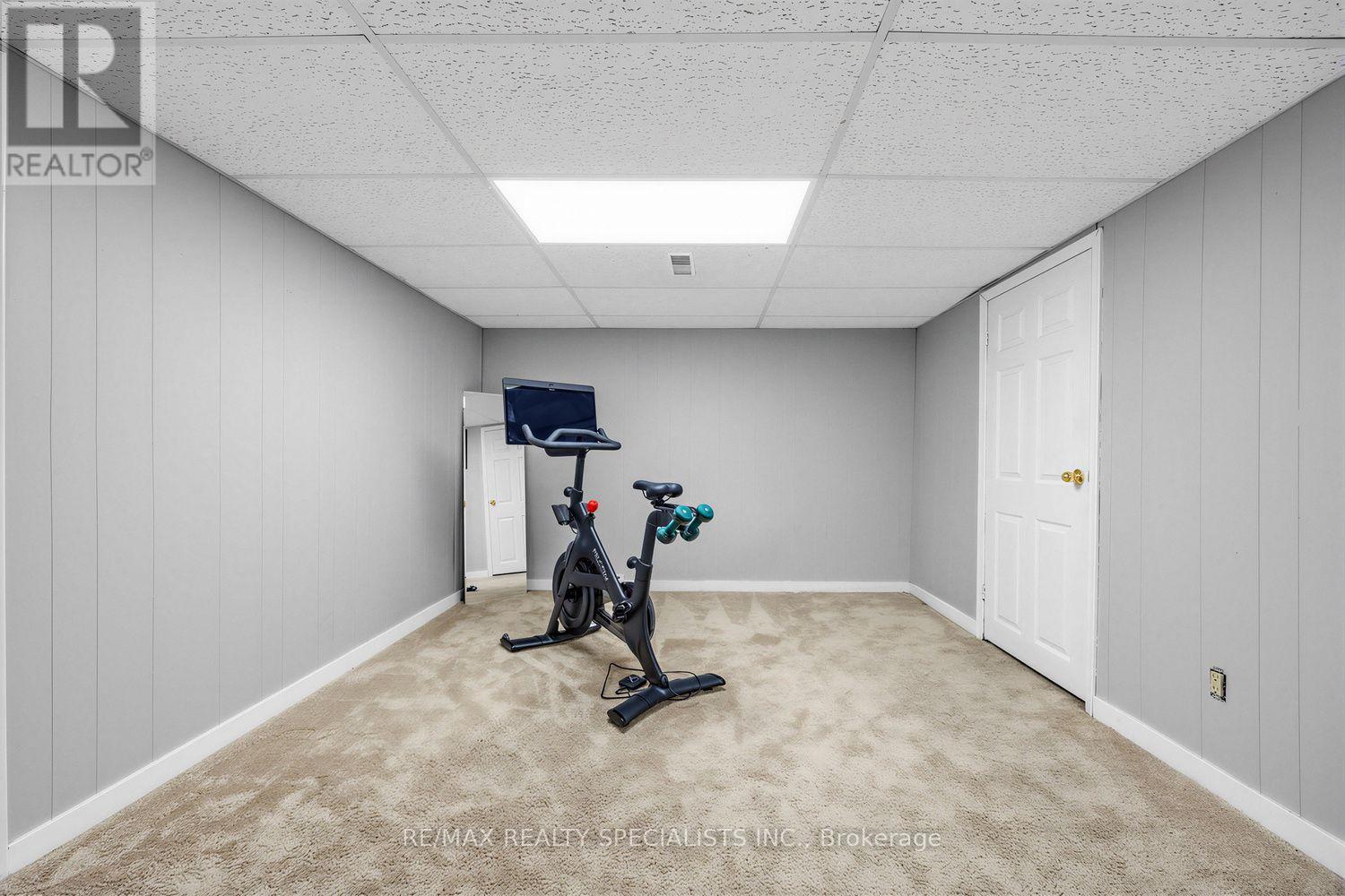16 LANGEVIN CRESCENT - Image 30