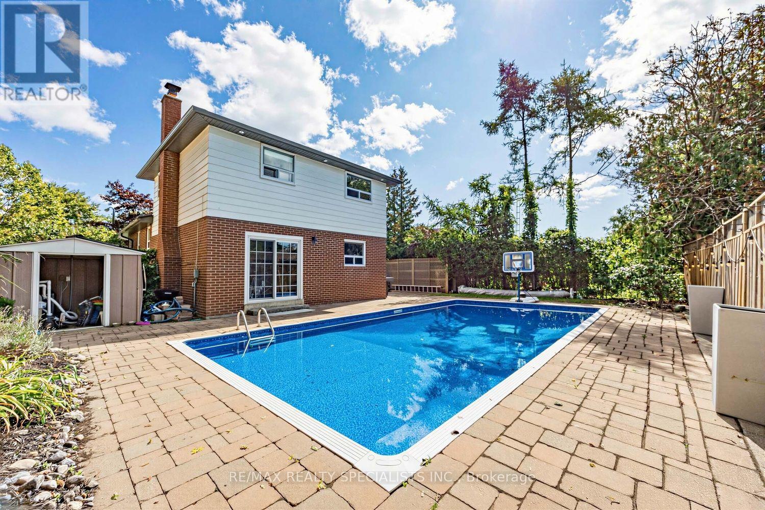 16 LANGEVIN CRESCENT - Image 36