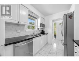 Bathroom - 16 Langevin Crescent, Toronto, ON M1C2B6 Photo 15