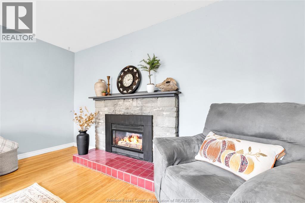 1803 FERNDALE ROAD - 10