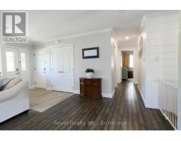 Living room - 37 Marilyn Avenue N, Wasaga Beach, ON L9Z2Y5 Photo 10