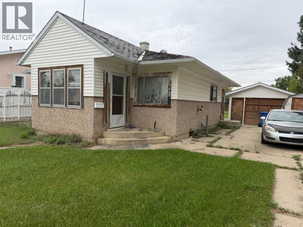 5043 41 Avenue - 1