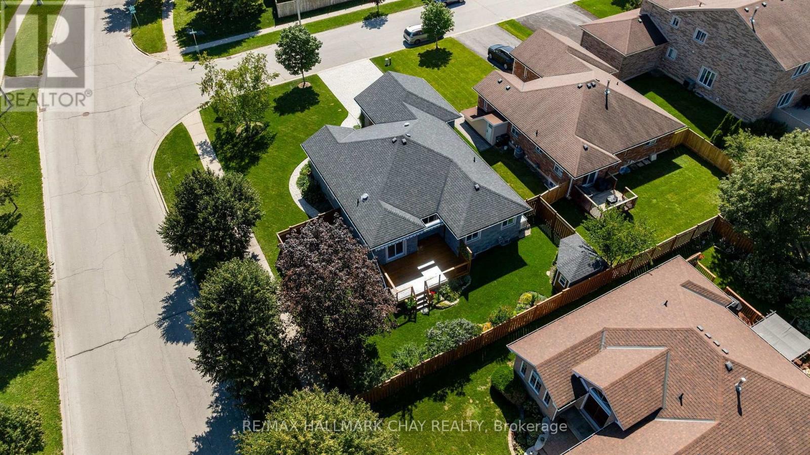 53 BROOKFIELD CRESCENT - 42