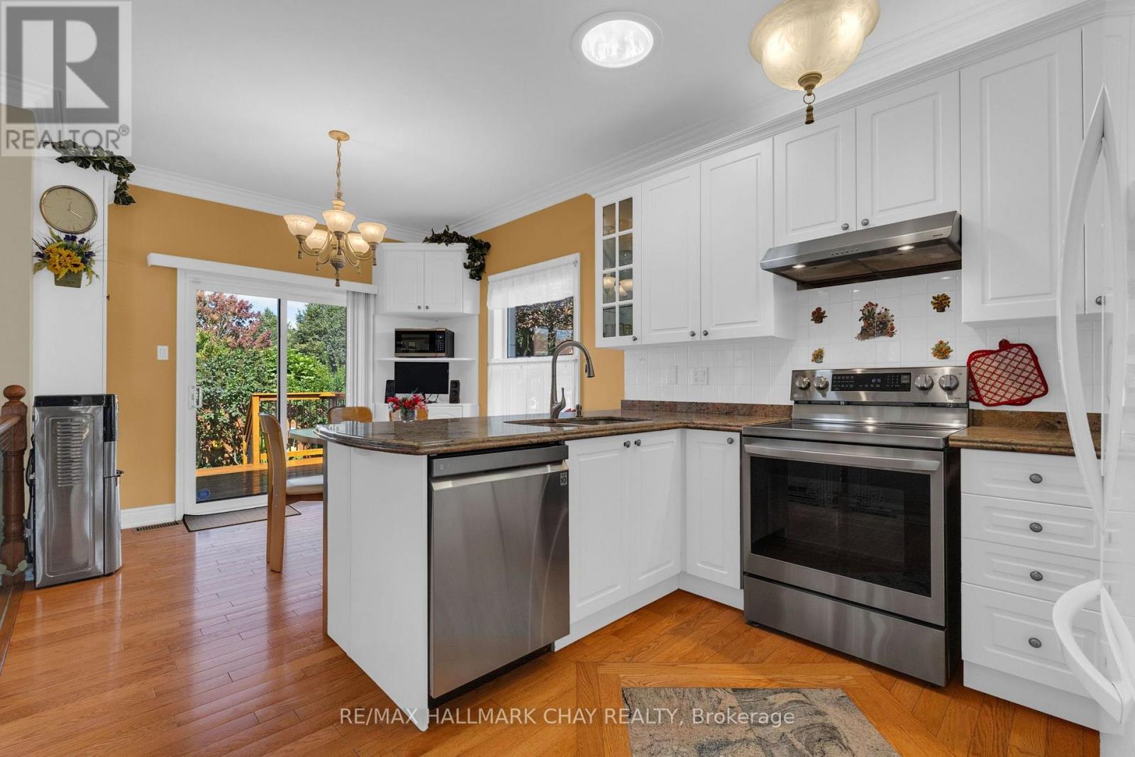 53 BROOKFIELD CRESCENT - 6