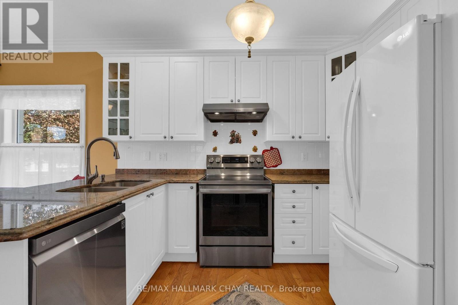 53 BROOKFIELD CRESCENT - 7