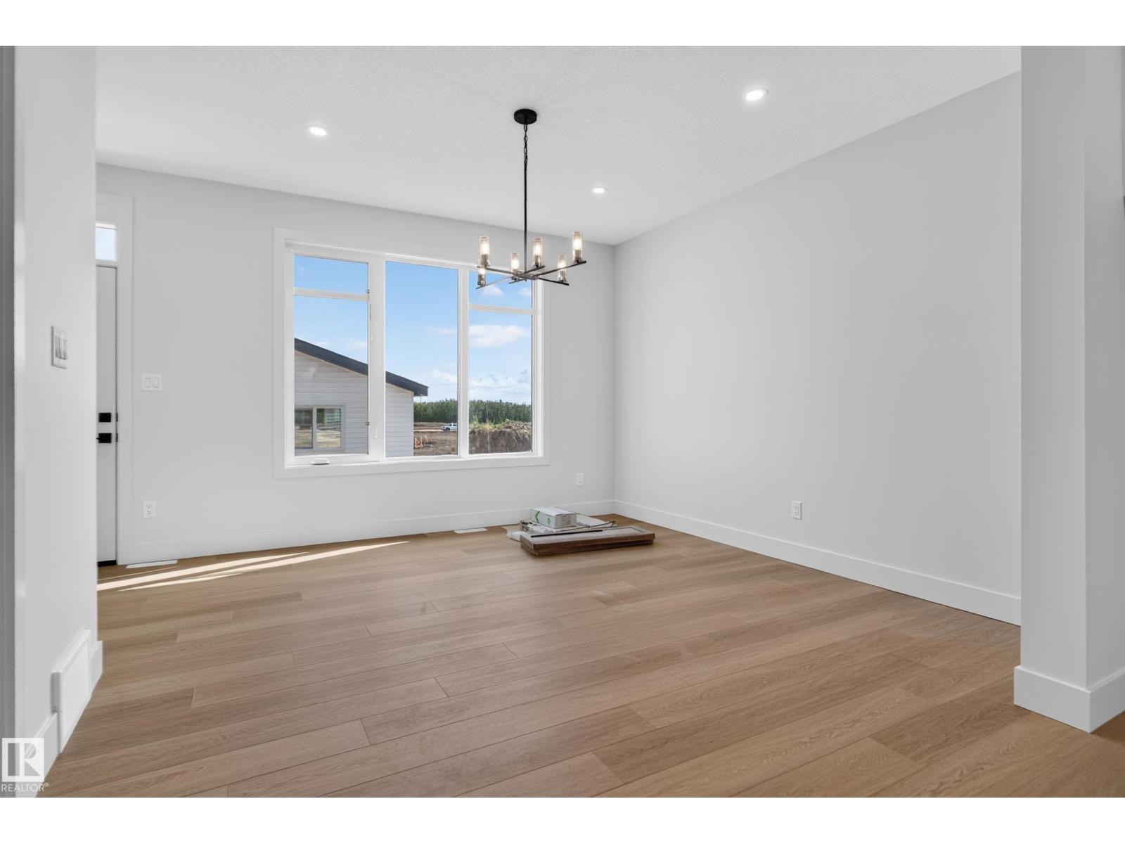 18707 130 ST NW - 16