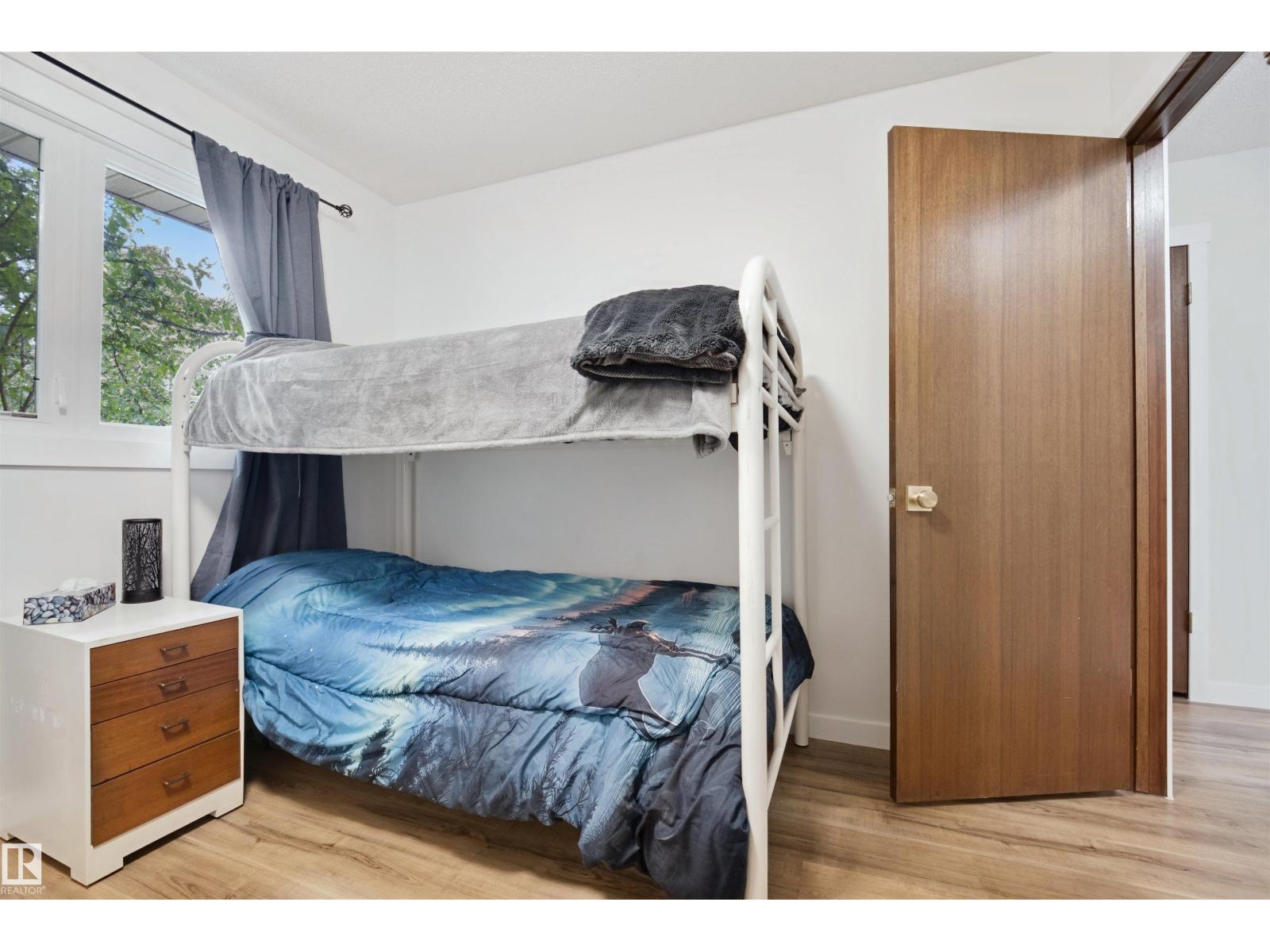 4204 40A ST - Image 18