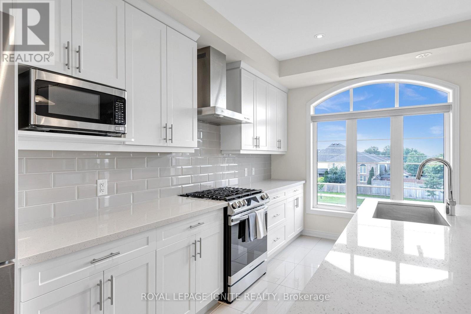 9 Icemaker Way, Whitby, ON photo 15