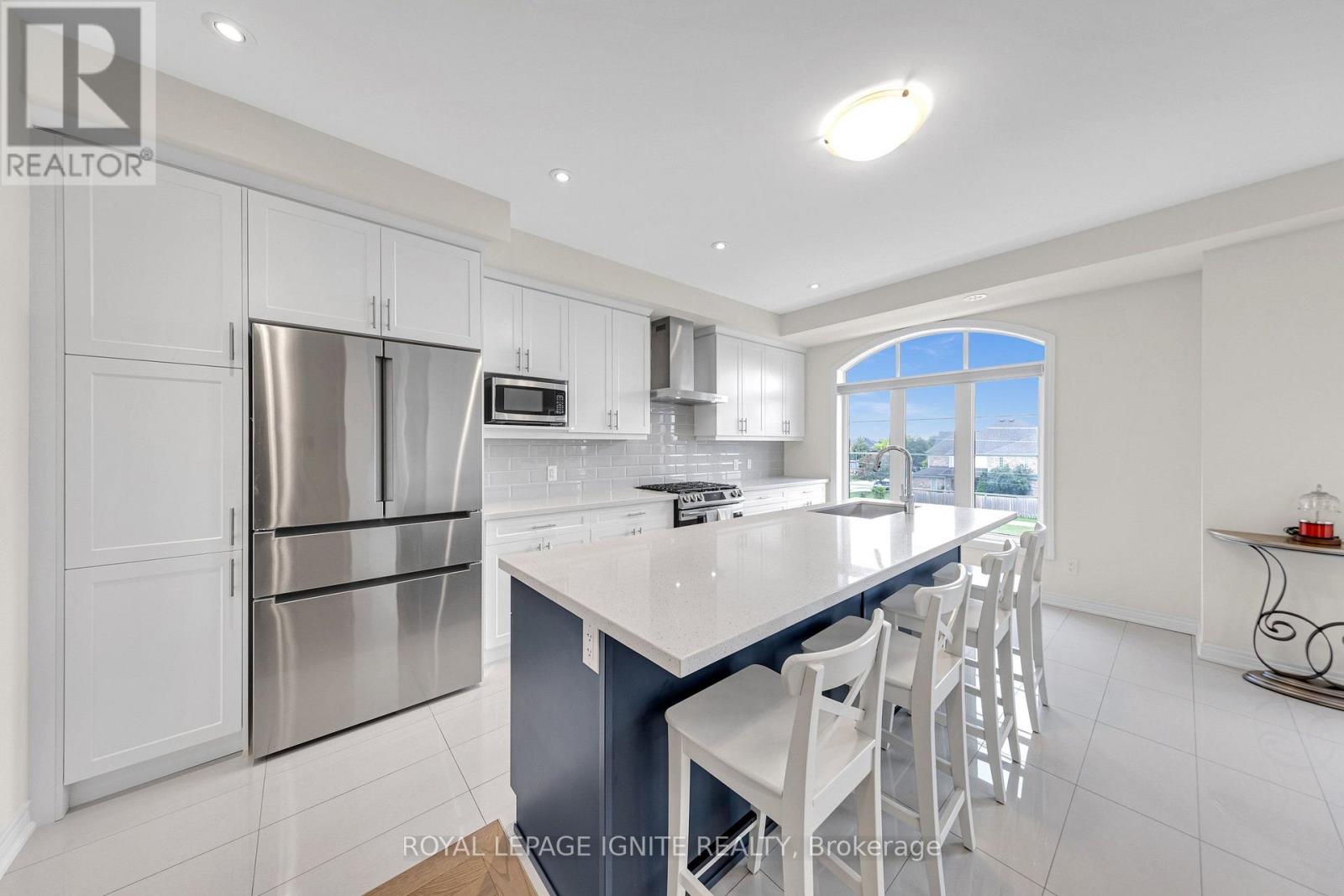 9 Icemaker Way, Whitby, ON photo 11