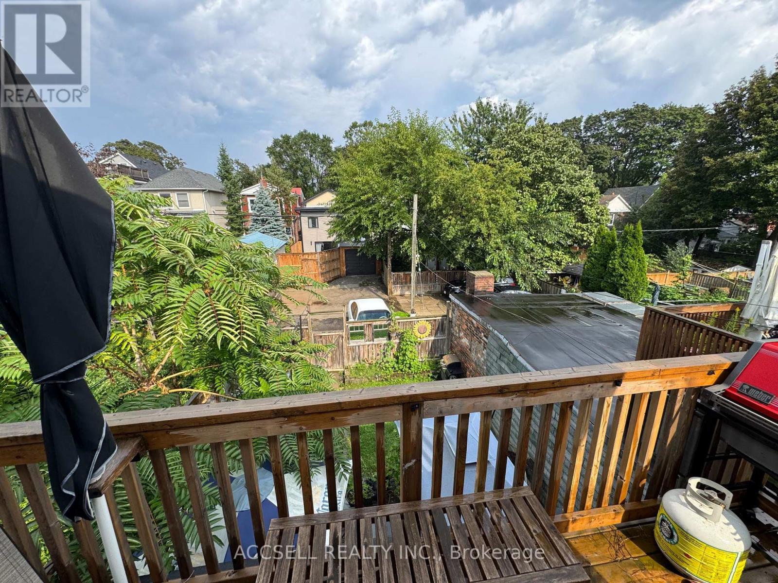 325 GREENWOOD AVENUE - 18