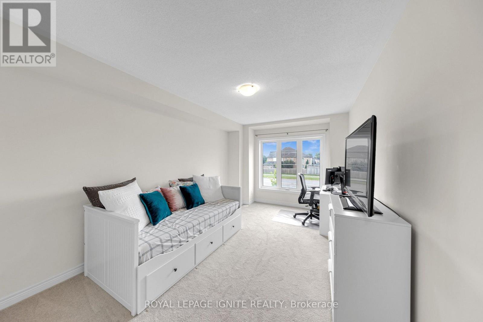 9 Icemaker Way, Whitby, ON photo 8