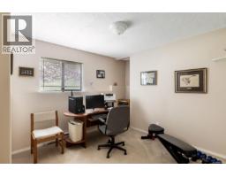 7084 Willis Point Rd, Central Saanich, BC V9E2A1 Photo 18