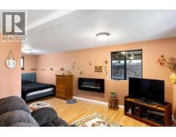 7084 Willis Point Rd, Central Saanich, BC V9E2A1 Photo 21