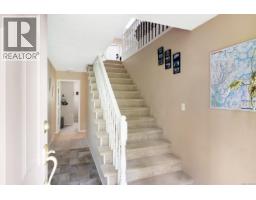 7084 Willis Point Rd, Central Saanich, BC V9E2A1 Photo 23