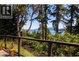 7084 Willis Point Rd, Central Saanich, BC V9E2A1 Photo 25
