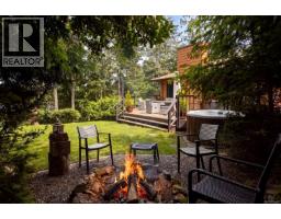 7084 Willis Point Rd, Central Saanich, BC V9E2A1 Photo 26