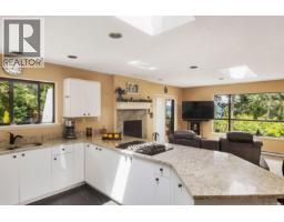 Bathroom - 7084 Willis Point Rd, Central Saanich, BC V9E2A1 Photo 7