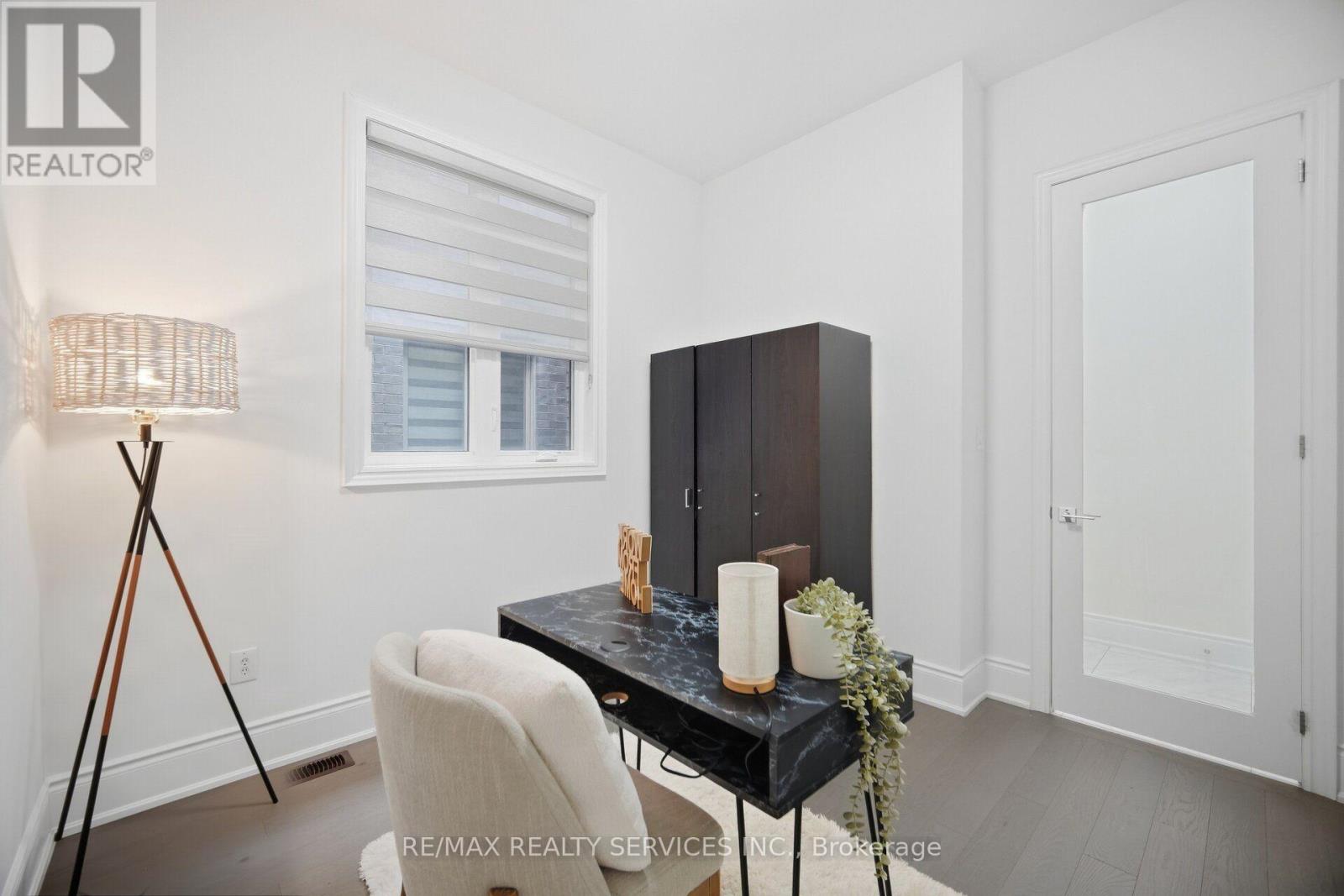 70 ROYAL FERN CRESCENT - 22