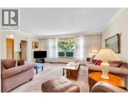 Living room - 4 Dunreo Drive, Toronto, ON M3L2E9 Photo 10