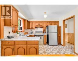 4 Dunreo Drive, Toronto, ON M3L2E9 Photo 16
