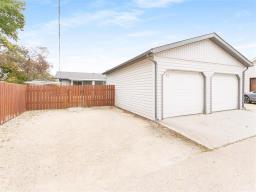 83 Bayview Drive, Winnipeg, MB R2C0Z3 Photo 32