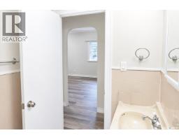 3pc Bathroom - 1424 Forget Street, Regina, SK S4T4Y3 Photo 8