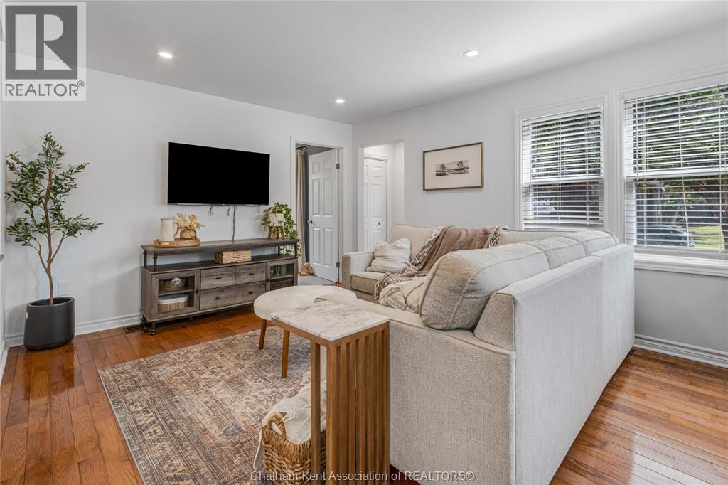 18 CATHCART STREET East - Image 9
