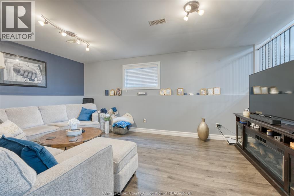 2920 ROBILLARD CRESCENT - Image 21