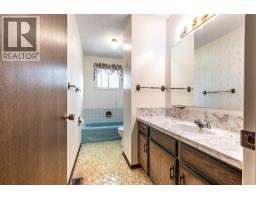 189 Hull Crescent Ne, Medicine Hat, AB T1C1C9 Photo 15