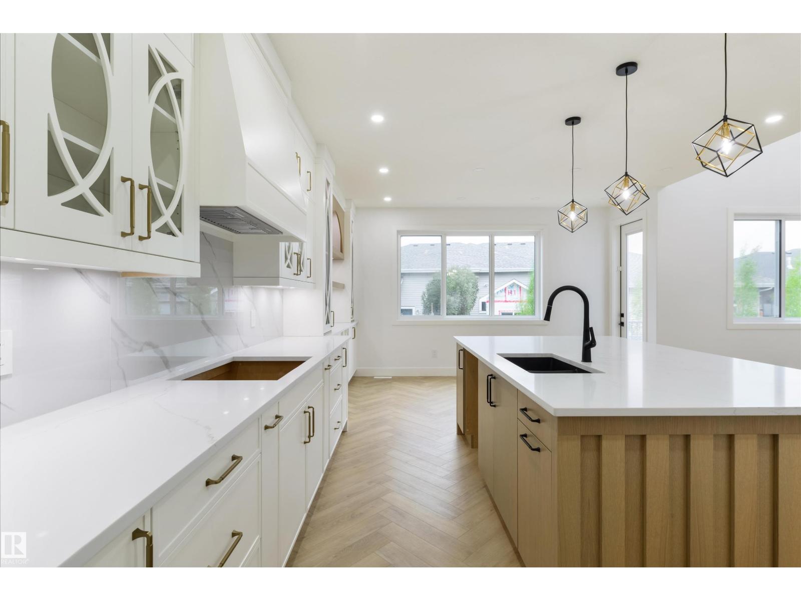 34 AVONLEA WY - 12