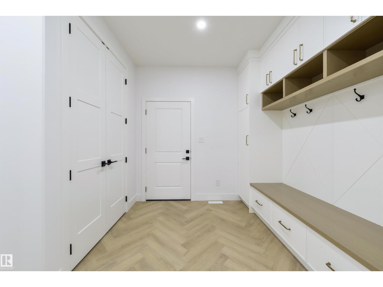 34 AVONLEA WY - 22