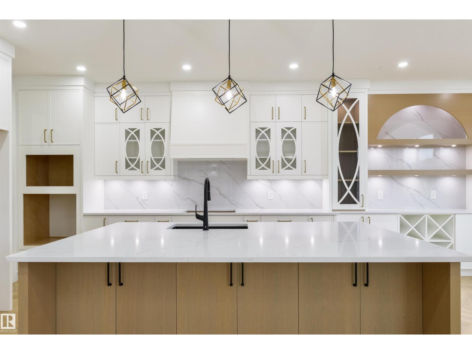 34 AVONLEA WY - 6