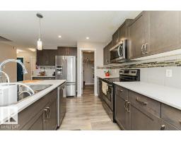 Bedroom 3 - 923 Ebbers Cr Nw, Edmonton, AB T5Y3V1 Photo 6