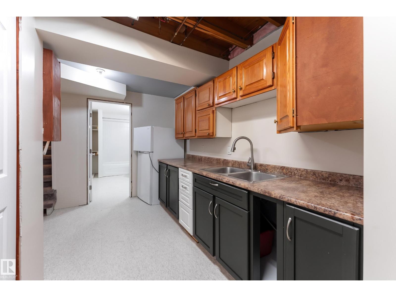 993 Cedar ST - 32
